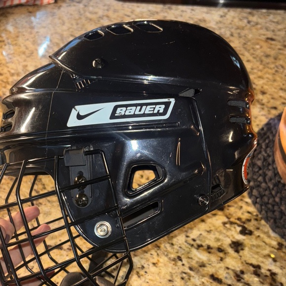Bauer Black Hockey Helmet with Face Cage - Picture 3 of 12